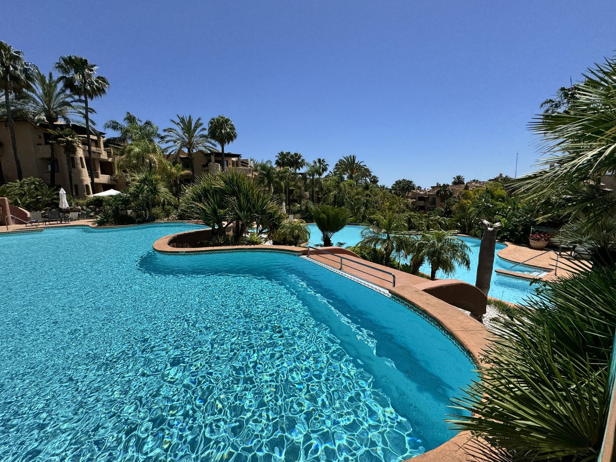 3 Bed Apartment for sale in Sierra Blanca Costa Del Sol, Málaga, Spain