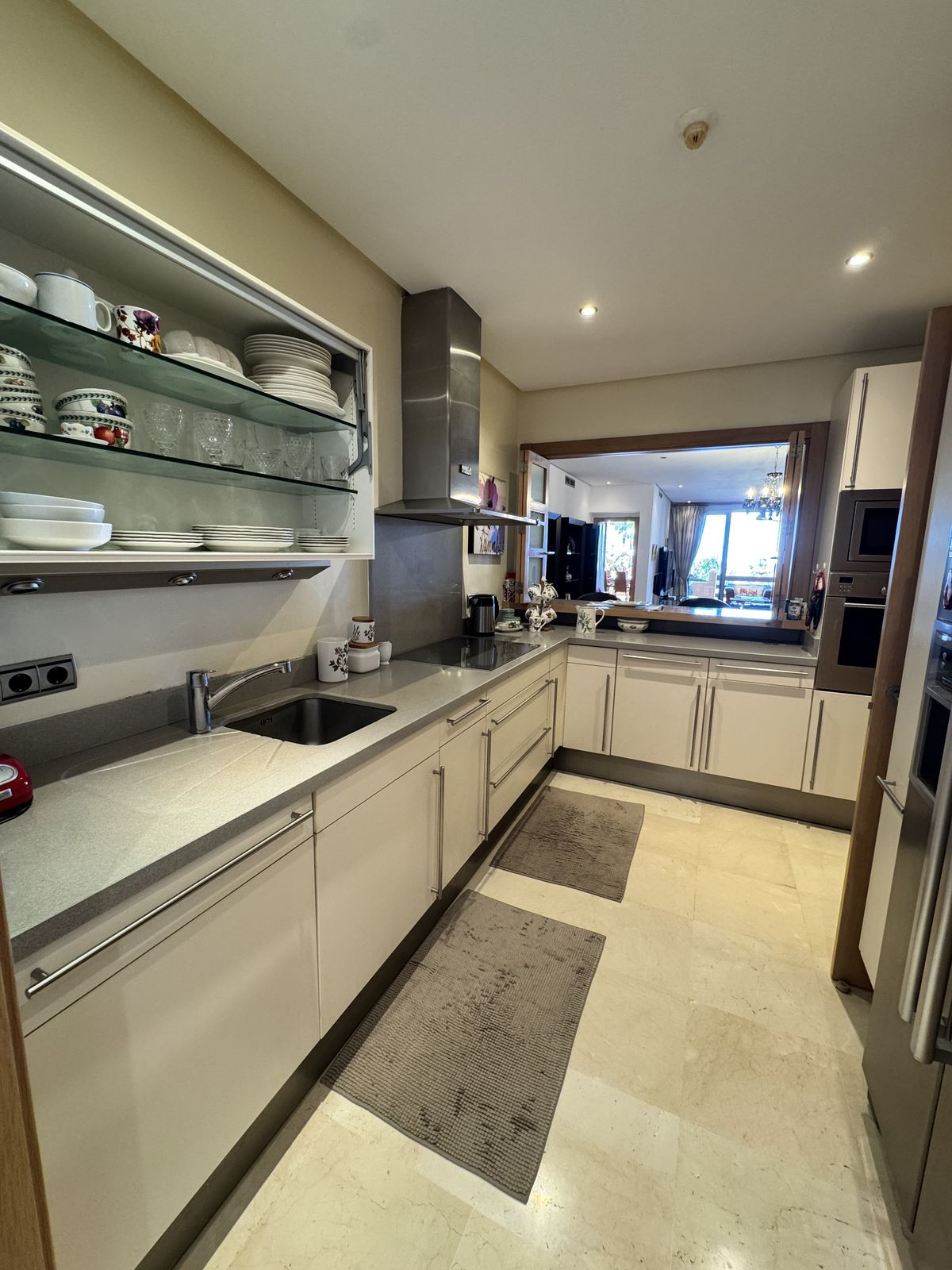3 Bed Apartment for sale in Sierra Blanca Costa Del Sol, Málaga, Spain