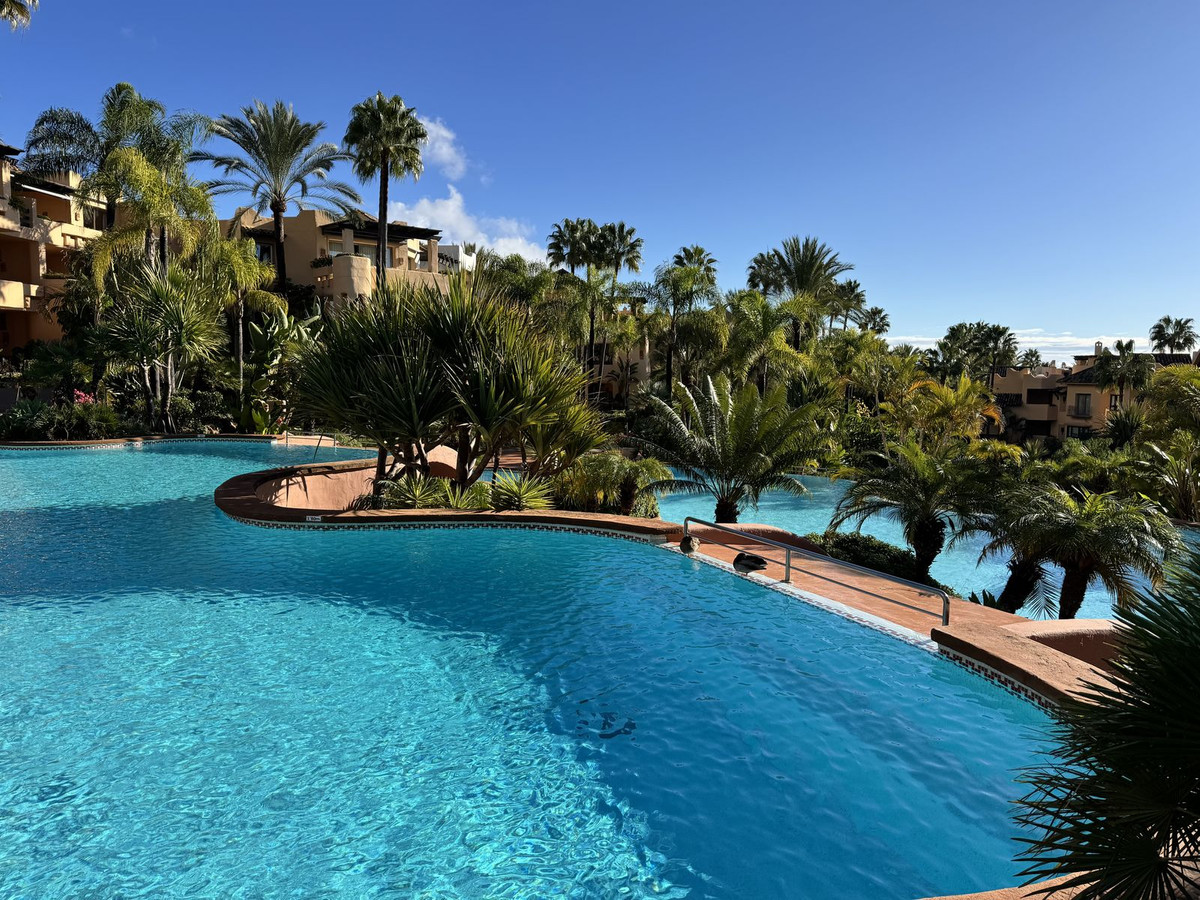 3 Bed Apartment for sale in Sierra Blanca Costa Del Sol, Málaga, Spain