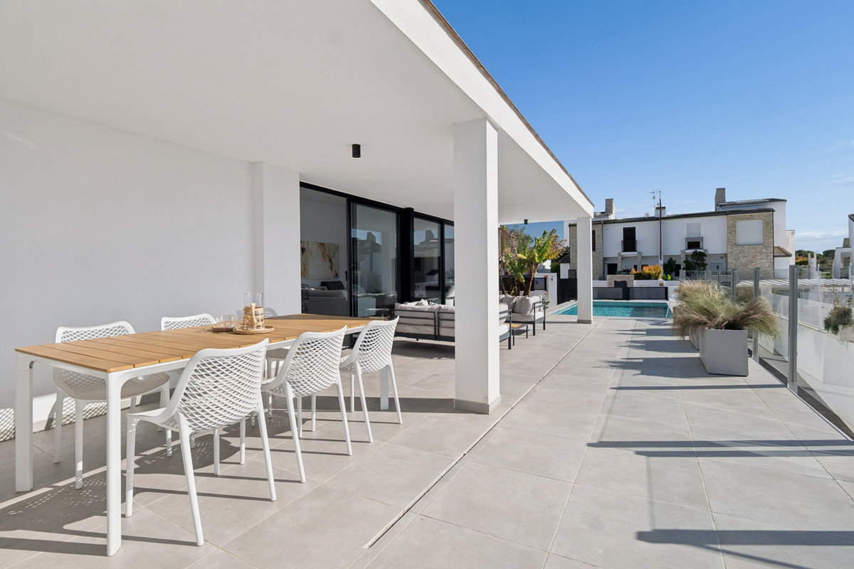 3 Bed Townhouse for sale in Valle Romano Costa Del Sol, Málaga, Spain