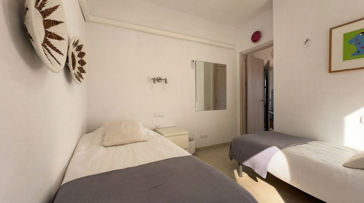 Se vende Villa - Chalet de 4 dormitorios en Costa Del Sol, Málaga, España