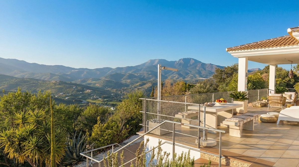 Se vende Villa - Chalet de 4 dormitorios en Costa Del Sol, Málaga, España