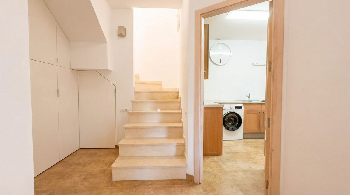 Se vende Villa - Chalet de 4 dormitorios en Costa Del Sol, Málaga, España