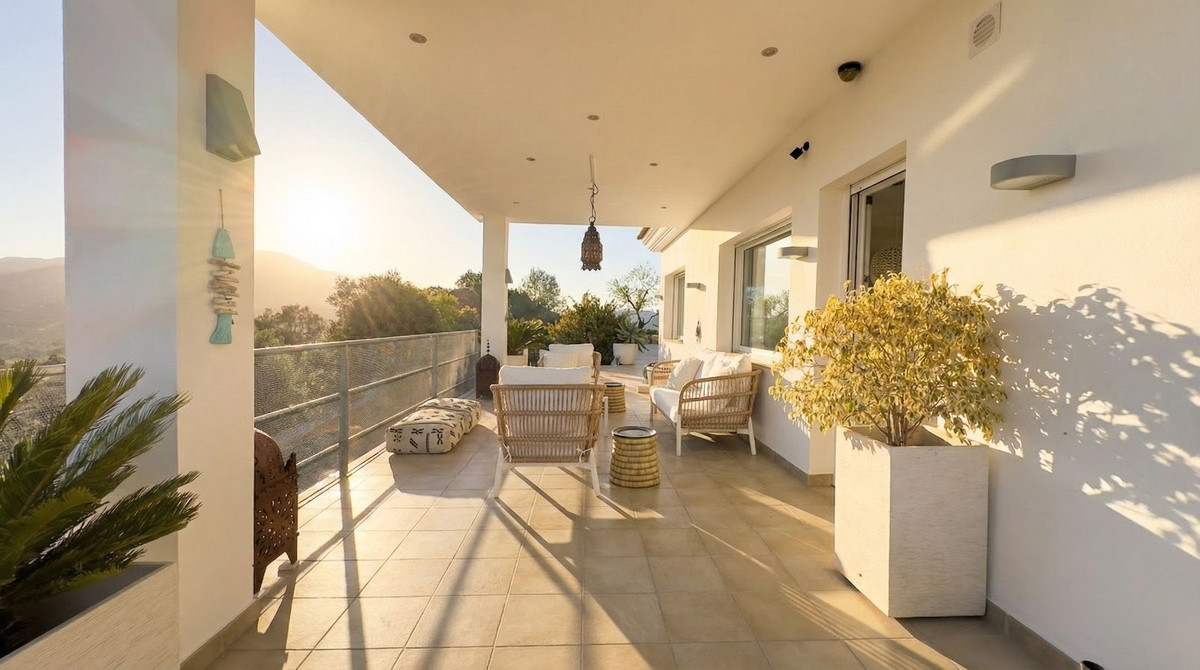 Se vende Villa - Chalet de 4 dormitorios en Costa Del Sol, Málaga, España