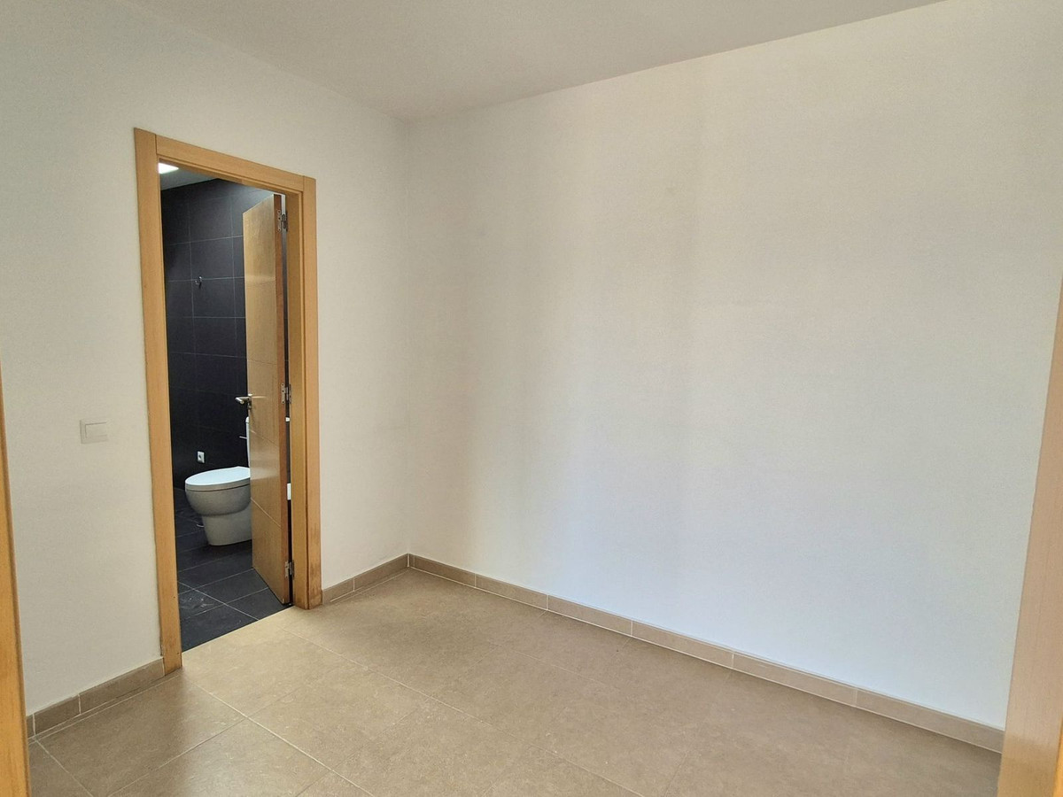 Se vende Villa - Chalet de 3 dormitorios en Costa Del Sol, Málaga, España