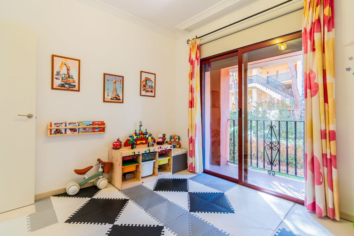 3 Bed Apartment for sale in Elviria Costa Del Sol, Málaga, Spain