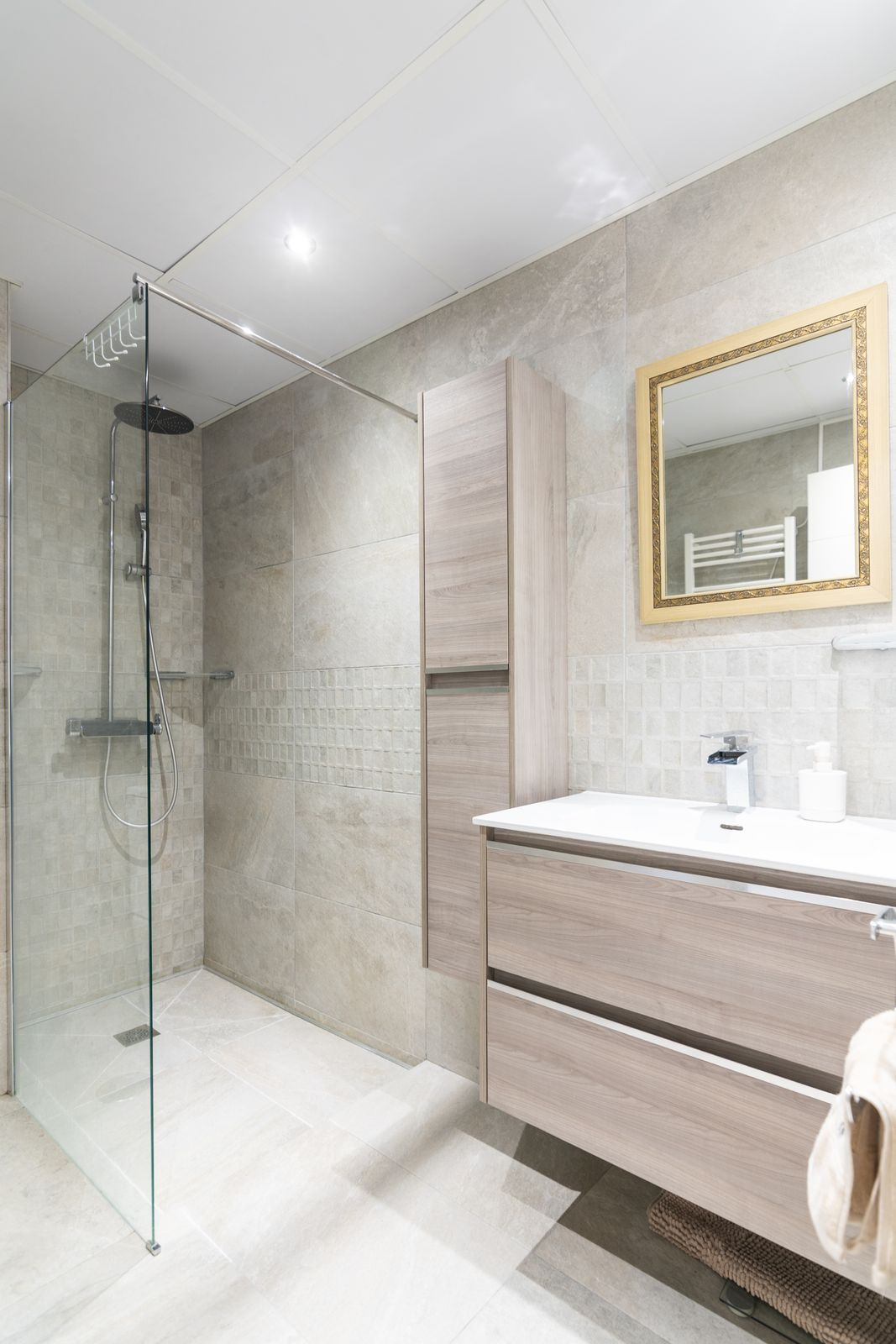 3 Bed Apartment for sale in Elviria Costa Del Sol, Málaga, Spain