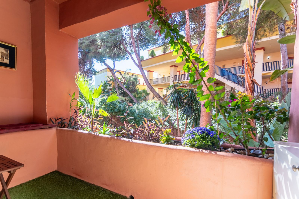 3 Bed Apartment for sale in Elviria Costa Del Sol, Málaga, Spain