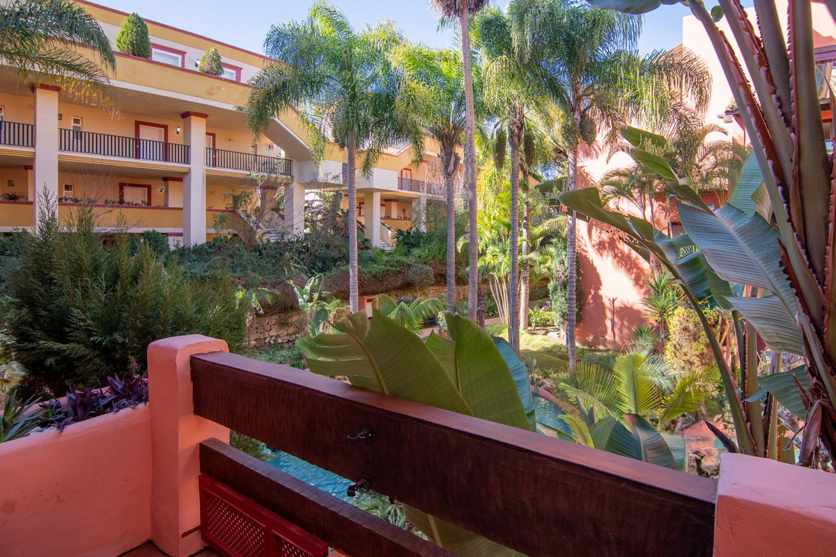 3 Bed Apartment for sale in Elviria Costa Del Sol, Málaga, Spain