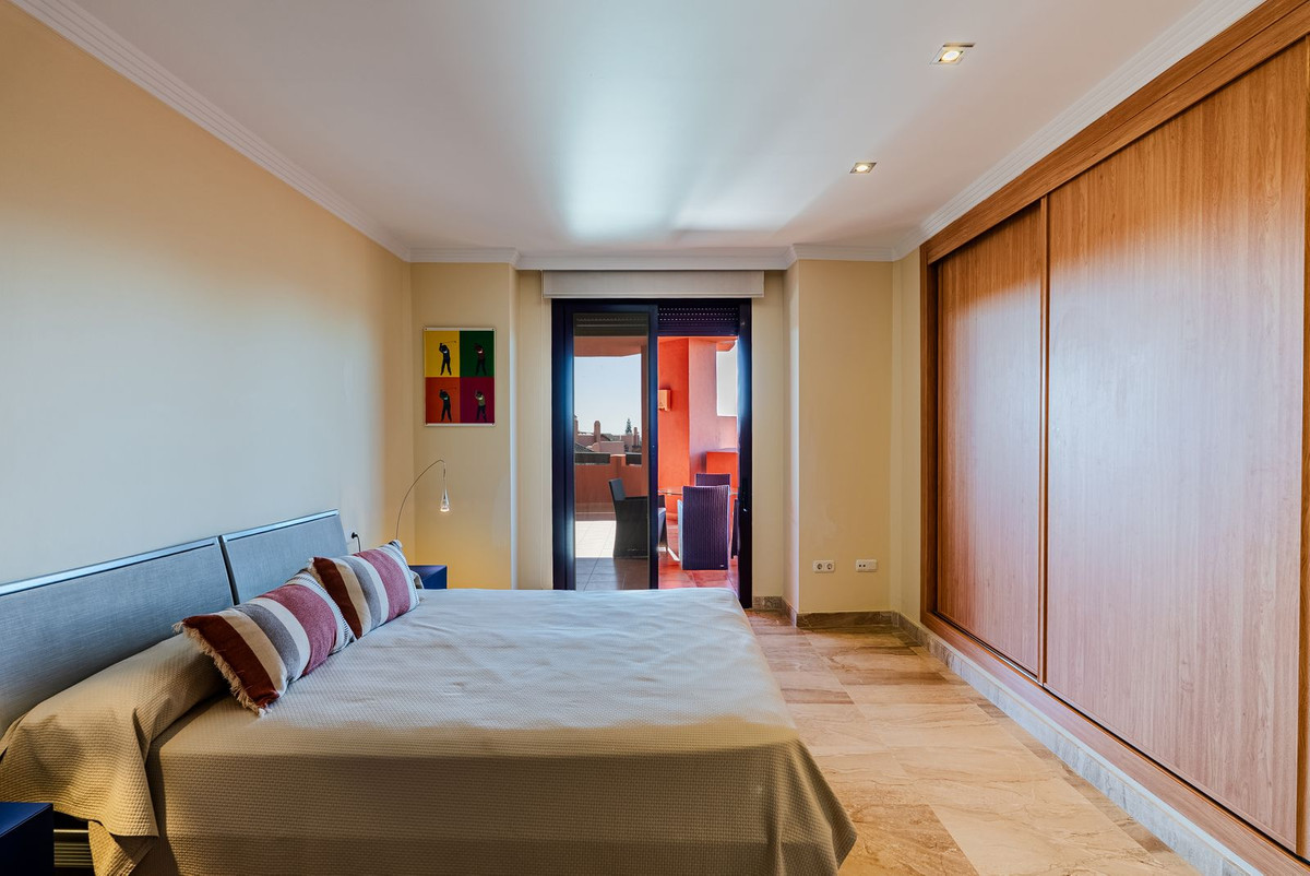 3 Bed Apartment for sale in Estepona Costa Del Sol, Málaga, Spain