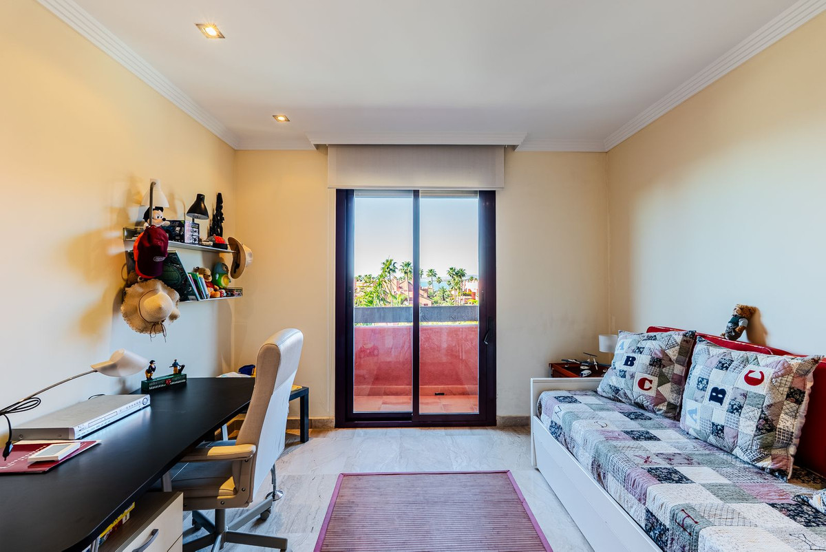 3 Bed Apartment for sale in Estepona Costa Del Sol, Málaga, Spain