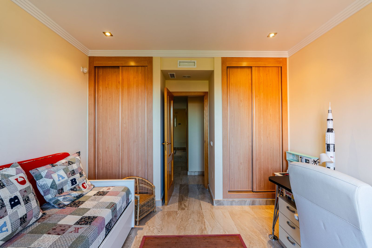 3 Bed Apartment for sale in Estepona Costa Del Sol, Málaga, Spain