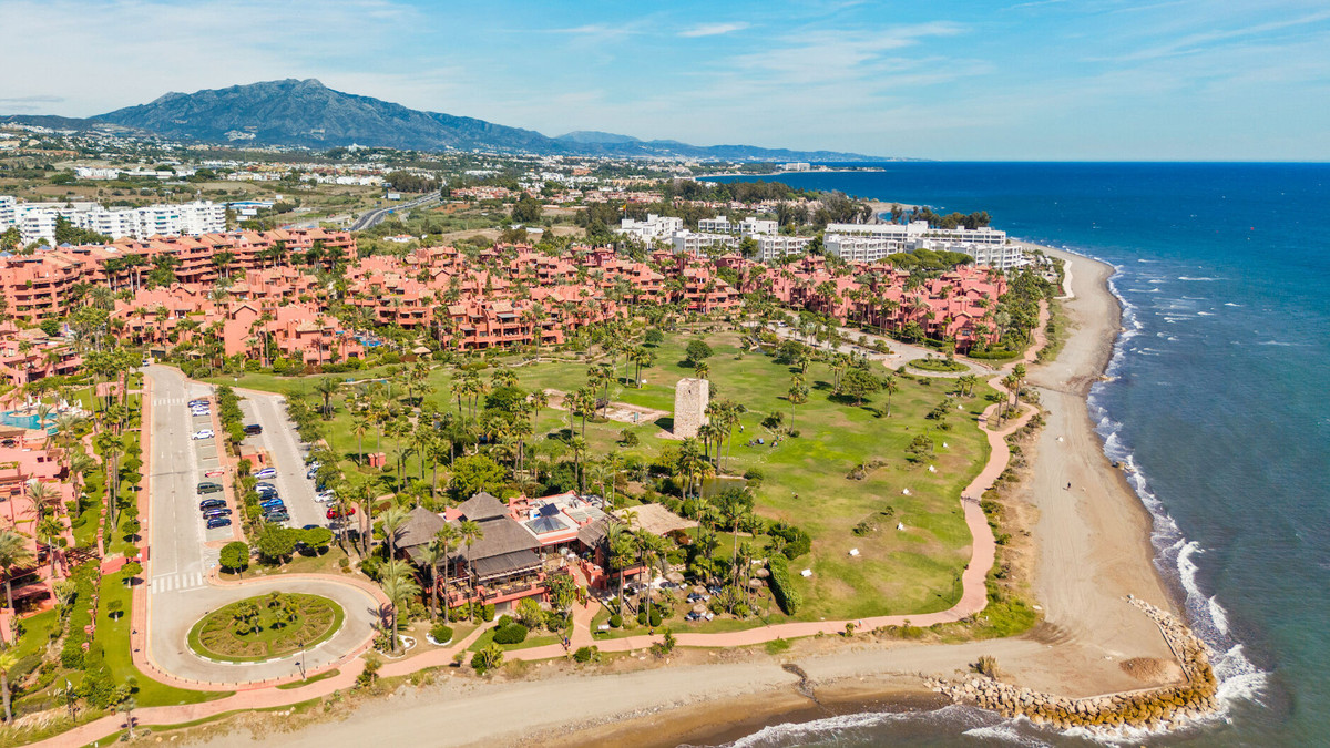 3 Bed Apartment for sale in Estepona Costa Del Sol, Málaga, Spain