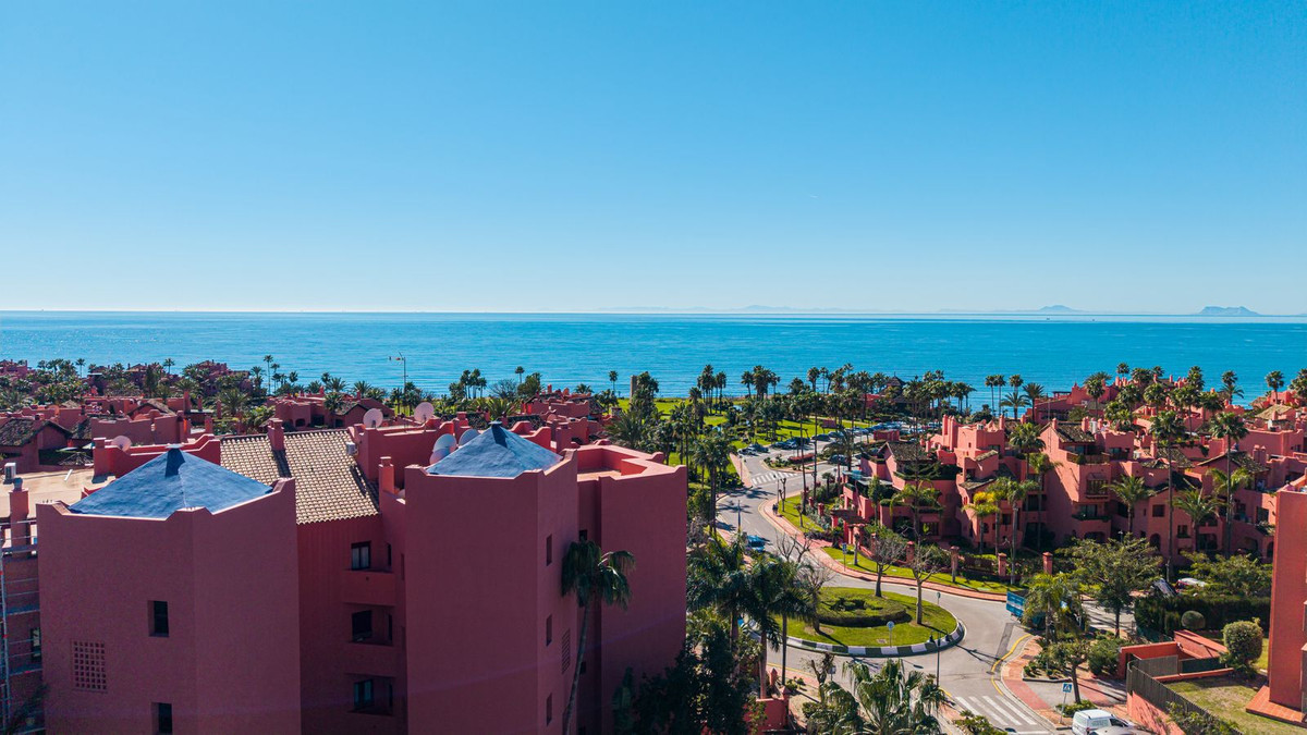 3 Bed Apartment for sale in Estepona Costa Del Sol, Málaga, Spain