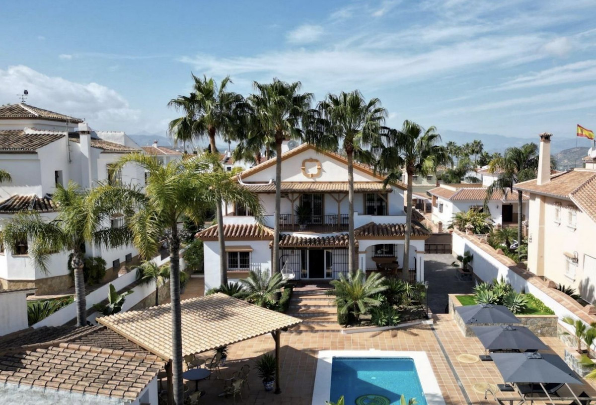 4 Bed Townhouse for sale in Alhaurín El Grande Costa Del Sol, Málaga, Spain