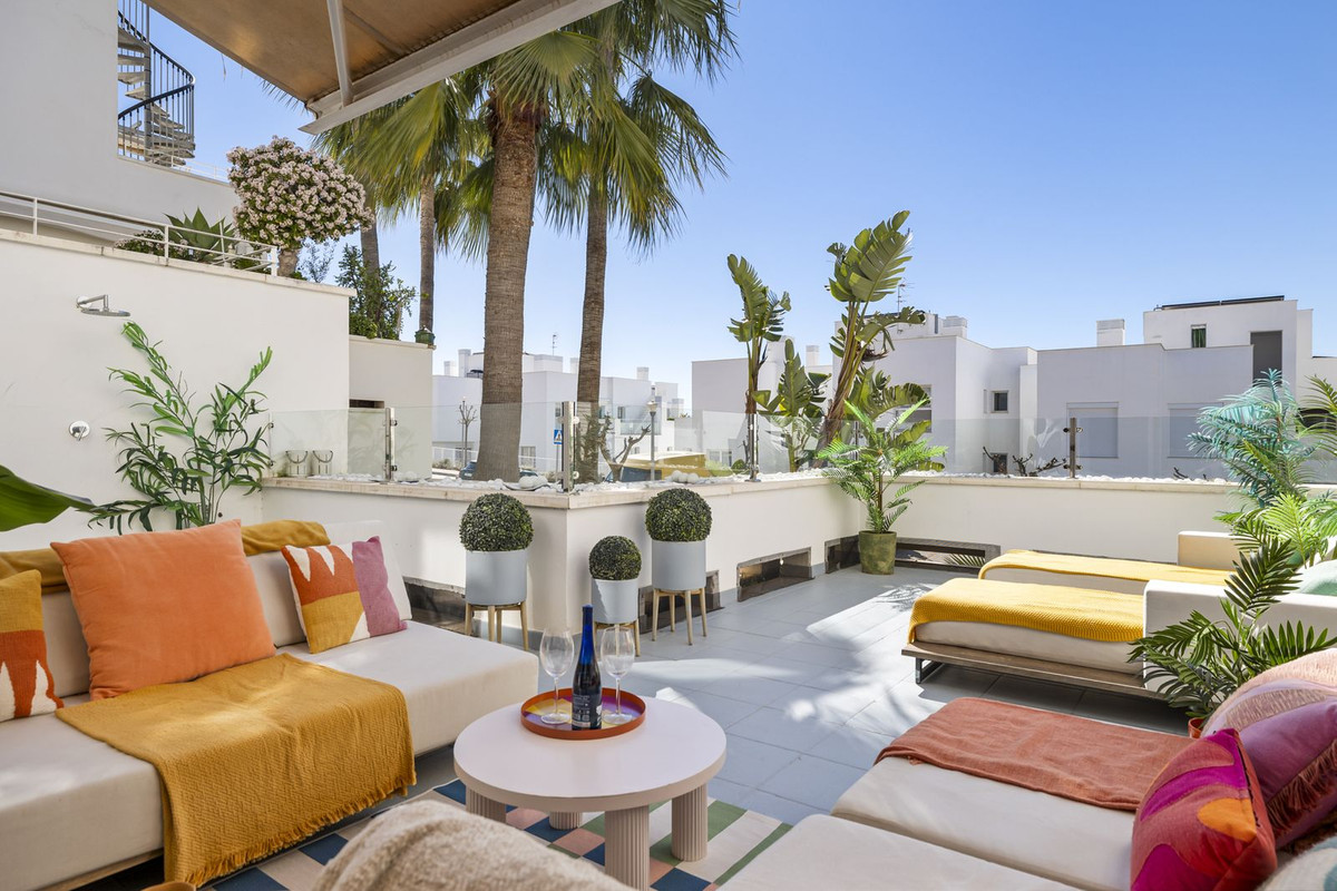 3 Bed Apartment for sale in Torrequebrada Costa Del Sol, Málaga, Spain