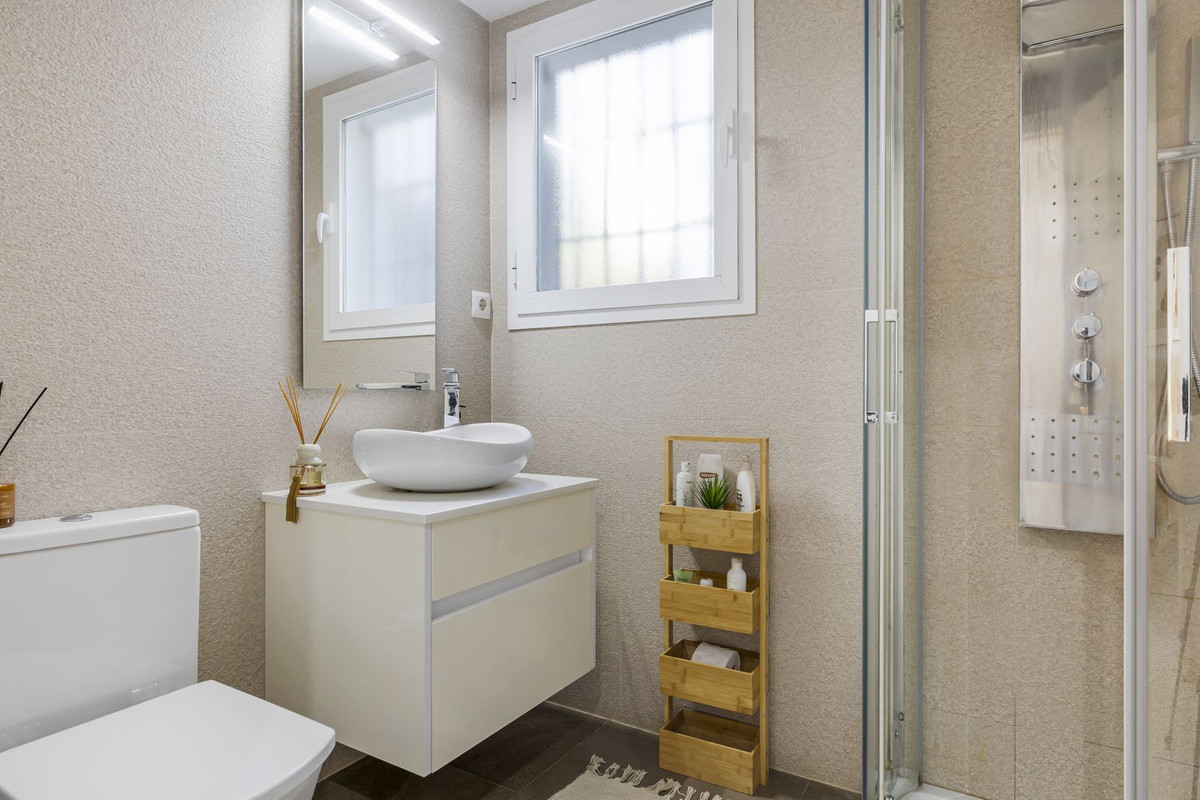 3 Bed Apartment for sale in Torrequebrada Costa Del Sol, Málaga, Spain