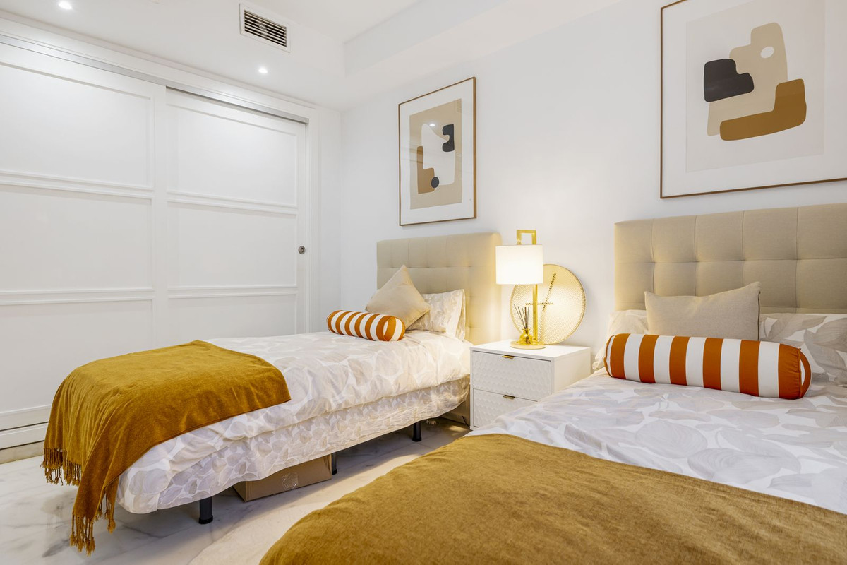 3 Bed Apartment for sale in Torrequebrada Costa Del Sol, Málaga, Spain