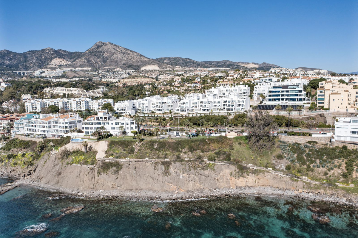 3 Bed Apartment for sale in Torrequebrada Costa Del Sol, Málaga, Spain