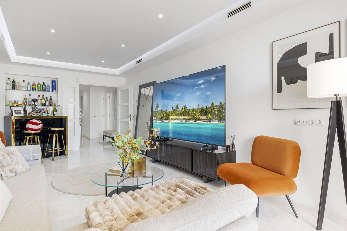 3 Bed Apartment for sale in Torrequebrada Costa Del Sol, Málaga, Spain