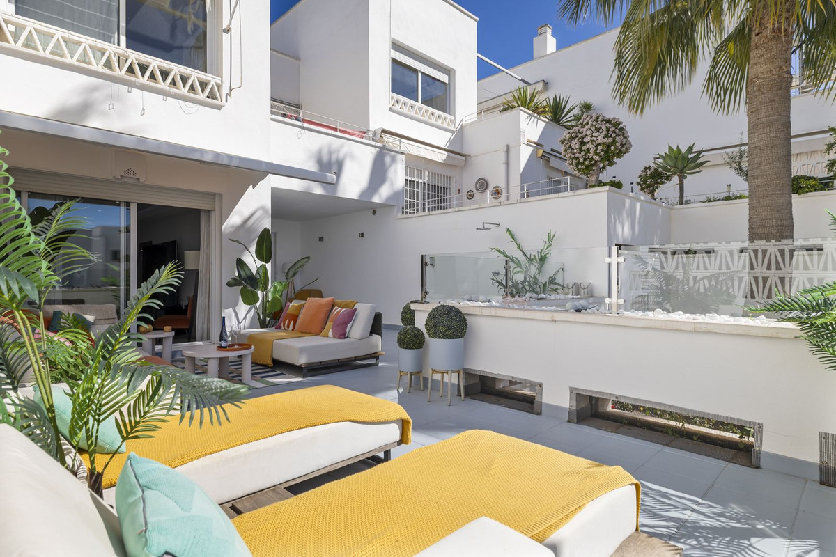 3 Bed Apartment for sale in Torrequebrada Costa Del Sol, Málaga, Spain