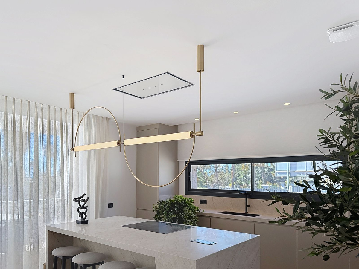5 Bed Townhouse for sale in Nagüeles Costa Del Sol, Málaga, Spain