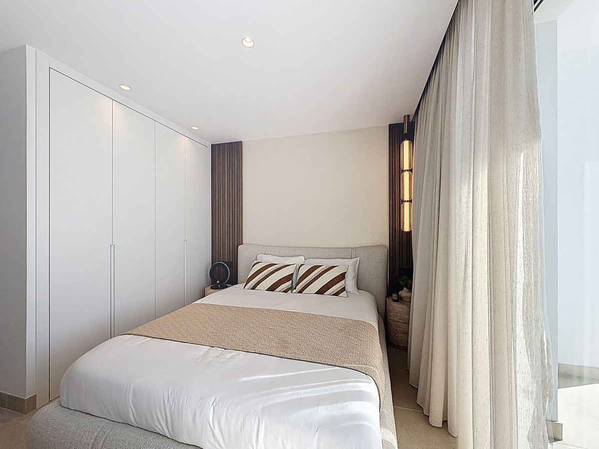 5 Bed Townhouse for sale in Nagüeles Costa Del Sol, Málaga, Spain