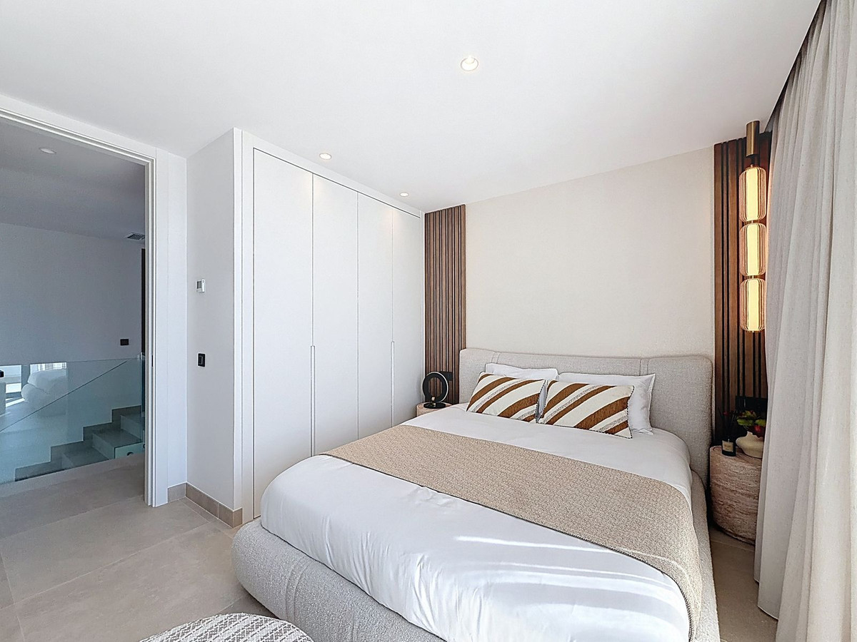 5 Bed Townhouse for sale in Nagüeles Costa Del Sol, Málaga, Spain