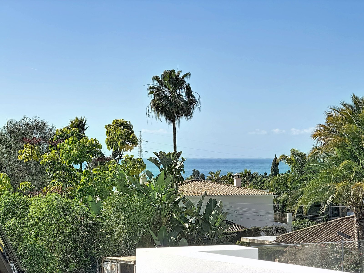 5 Bed Townhouse for sale in Nagüeles Costa Del Sol, Málaga, Spain