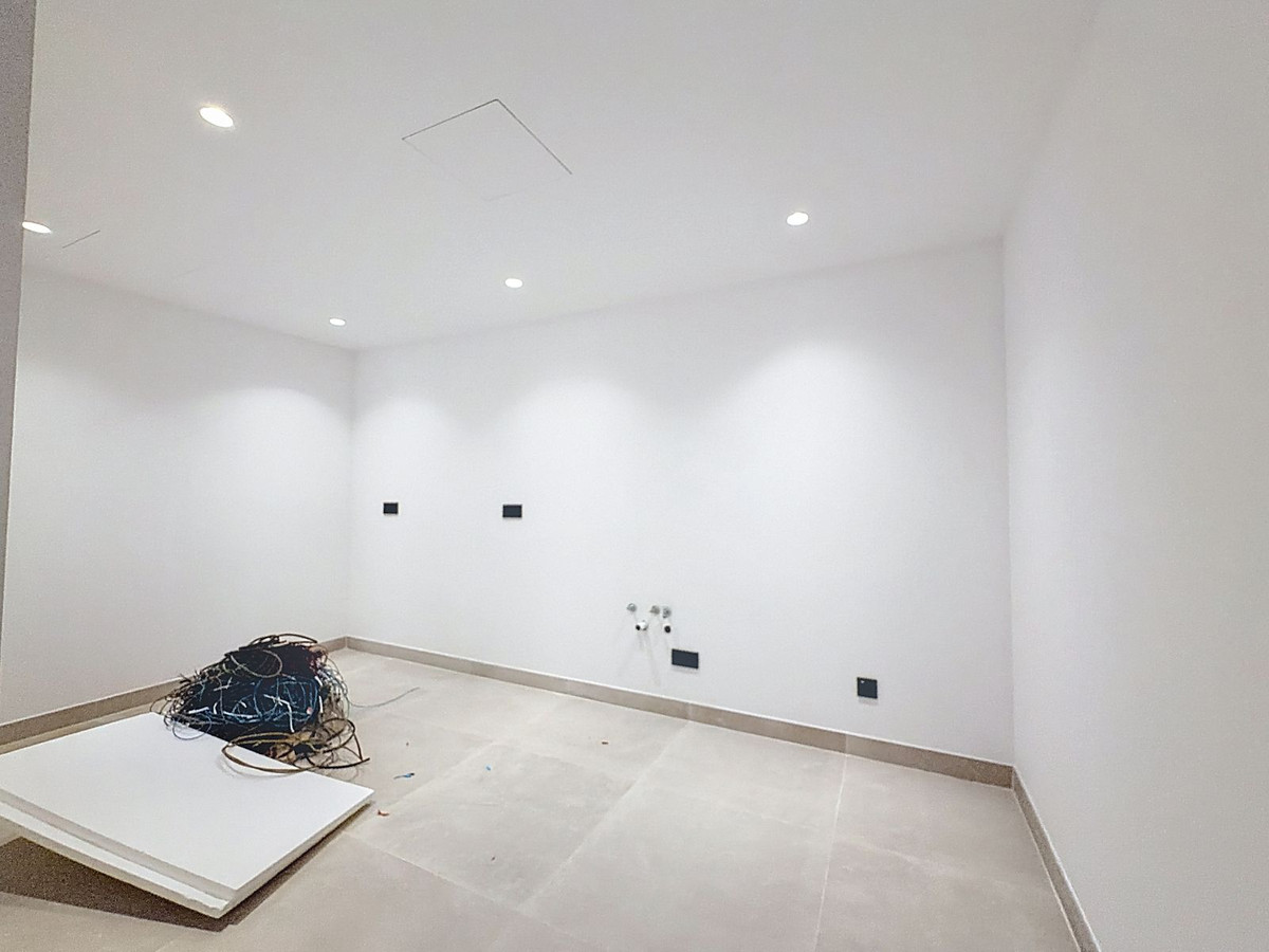 5 Bed Townhouse for sale in Nagüeles Costa Del Sol, Málaga, Spain