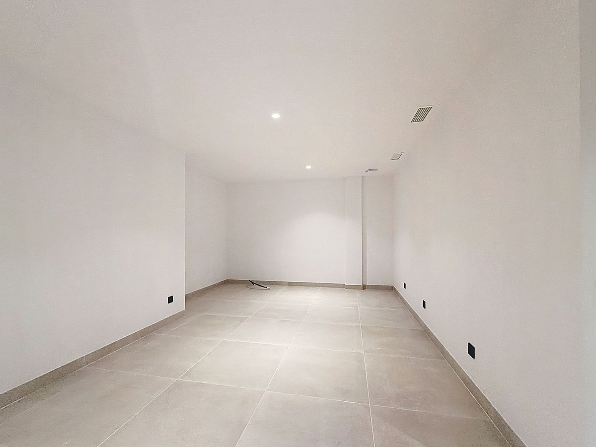 5 Bed Townhouse for sale in Nagüeles Costa Del Sol, Málaga, Spain