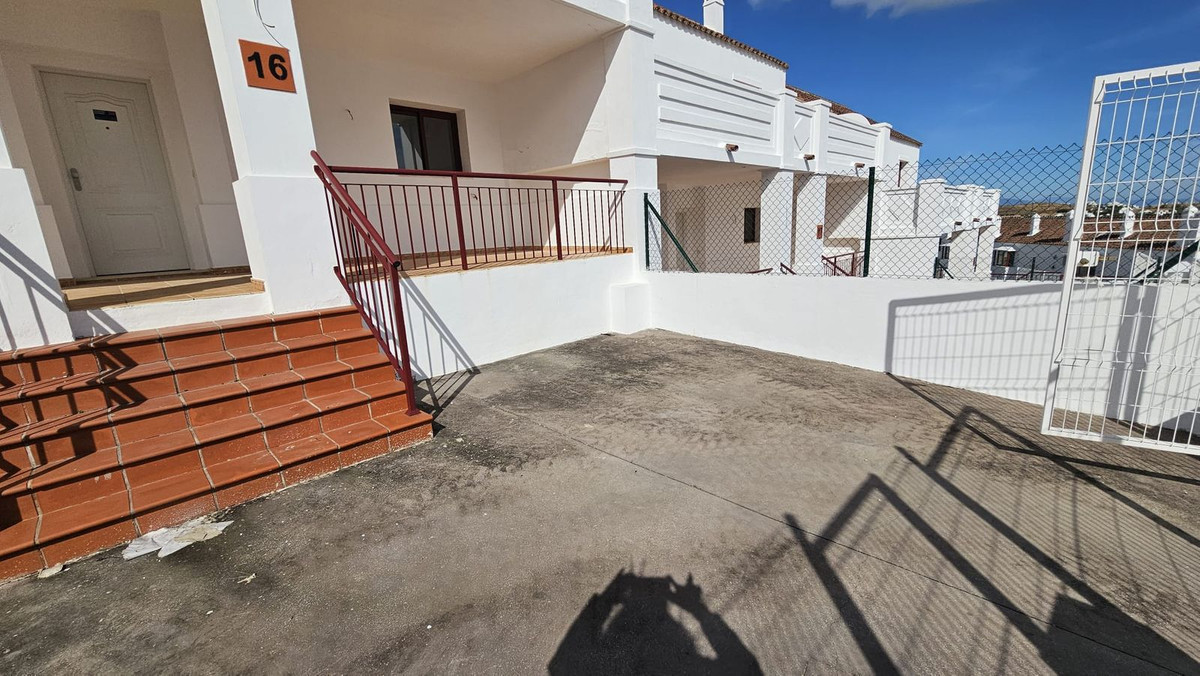 2 Bed Townhouse for sale in Doña Julia Costa Del Sol, Málaga, Spain