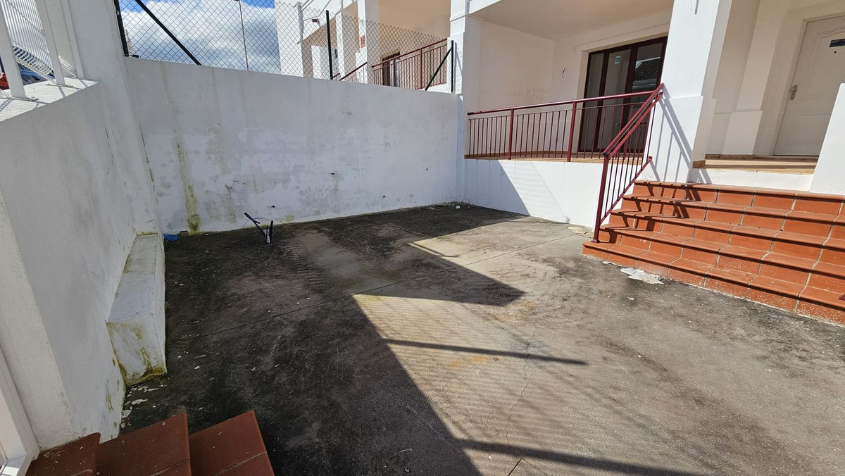 2 Bed Townhouse for sale in Doña Julia Costa Del Sol, Málaga, Spain