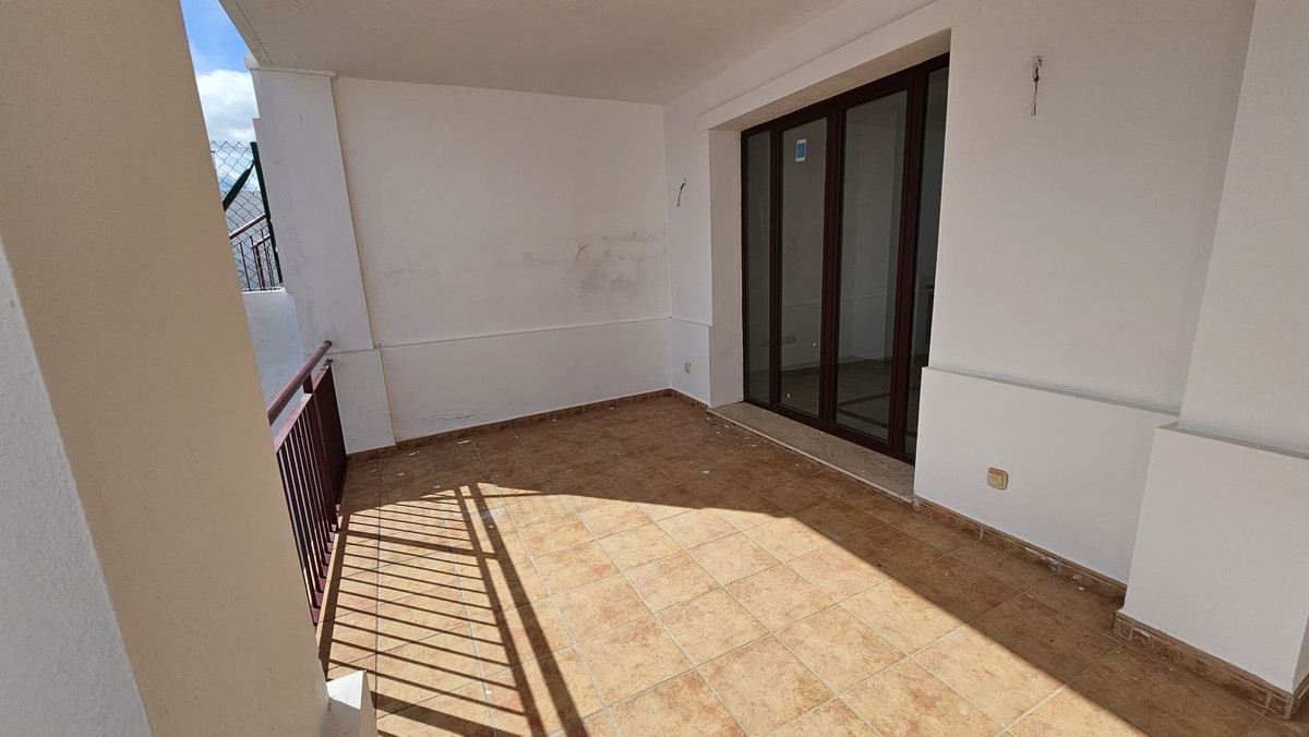 2 Bed Townhouse for sale in Doña Julia Costa Del Sol, Málaga, Spain