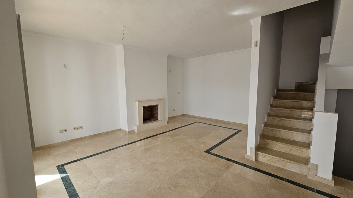 2 Bed Townhouse for sale in Doña Julia Costa Del Sol, Málaga, Spain