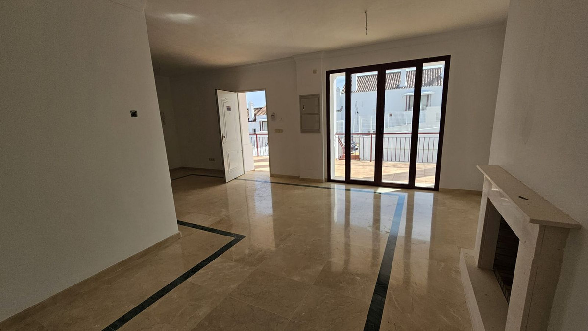 2 Bed Townhouse for sale in Doña Julia Costa Del Sol, Málaga, Spain