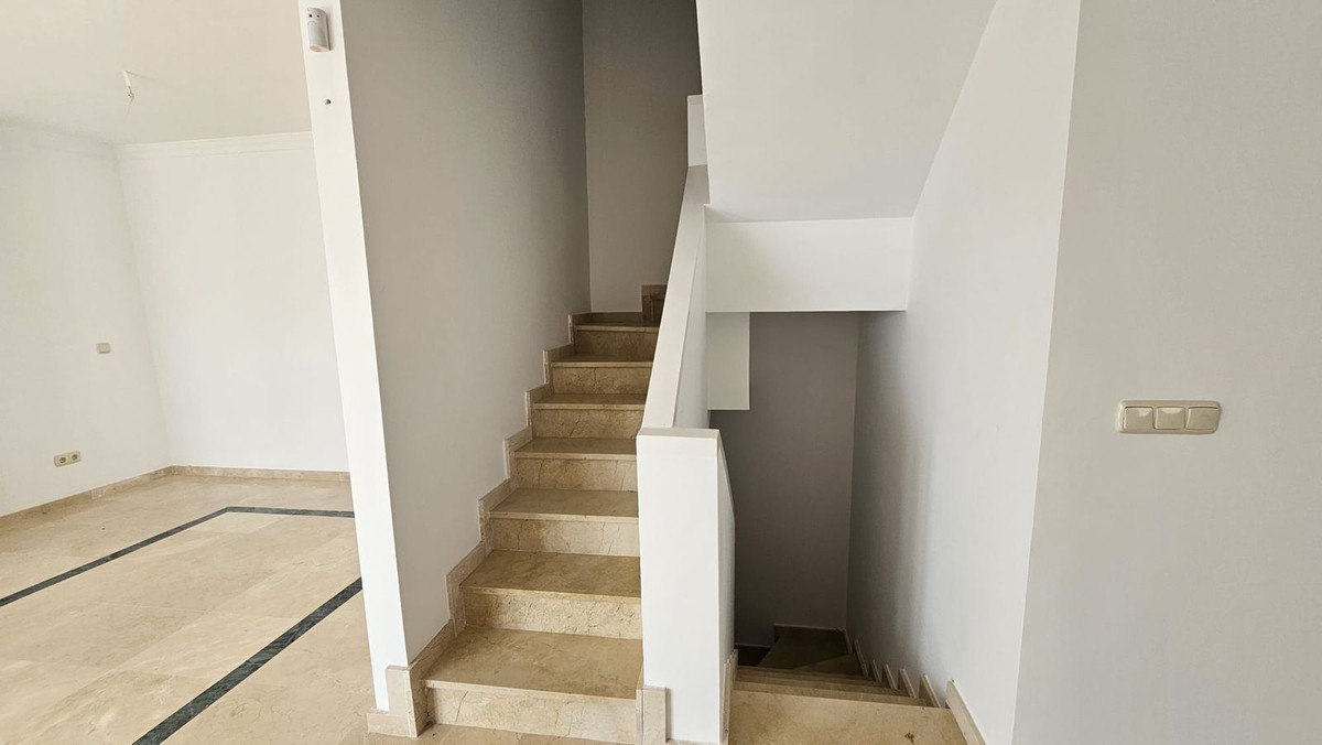 2 Bed Townhouse for sale in Doña Julia Costa Del Sol, Málaga, Spain