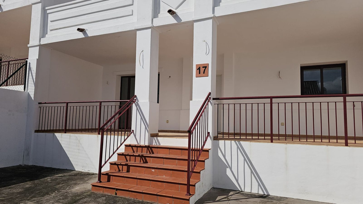 2 Bed Townhouse for sale in Doña Julia Costa Del Sol, Málaga, Spain
