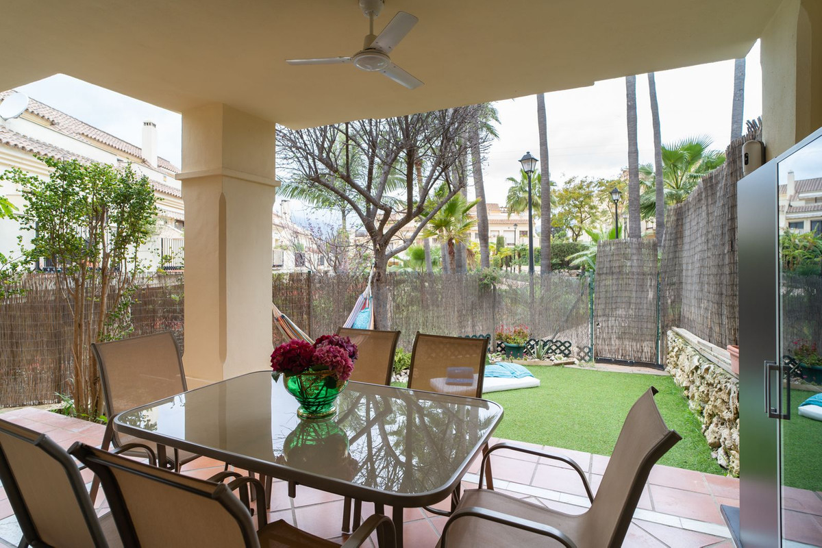 Se vende Pareada de 4 dormitorios en Costa Del Sol, Málaga, España