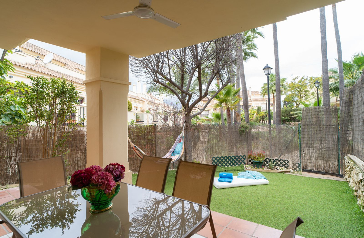 Se vende Pareada de 4 dormitorios en Costa Del Sol, Málaga, España