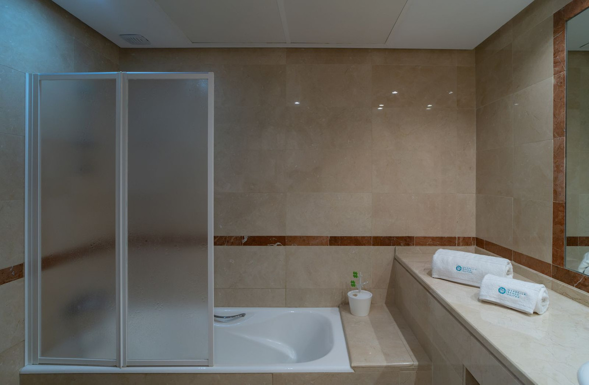 Se vende Pareada de 4 dormitorios en Costa Del Sol, Málaga, España