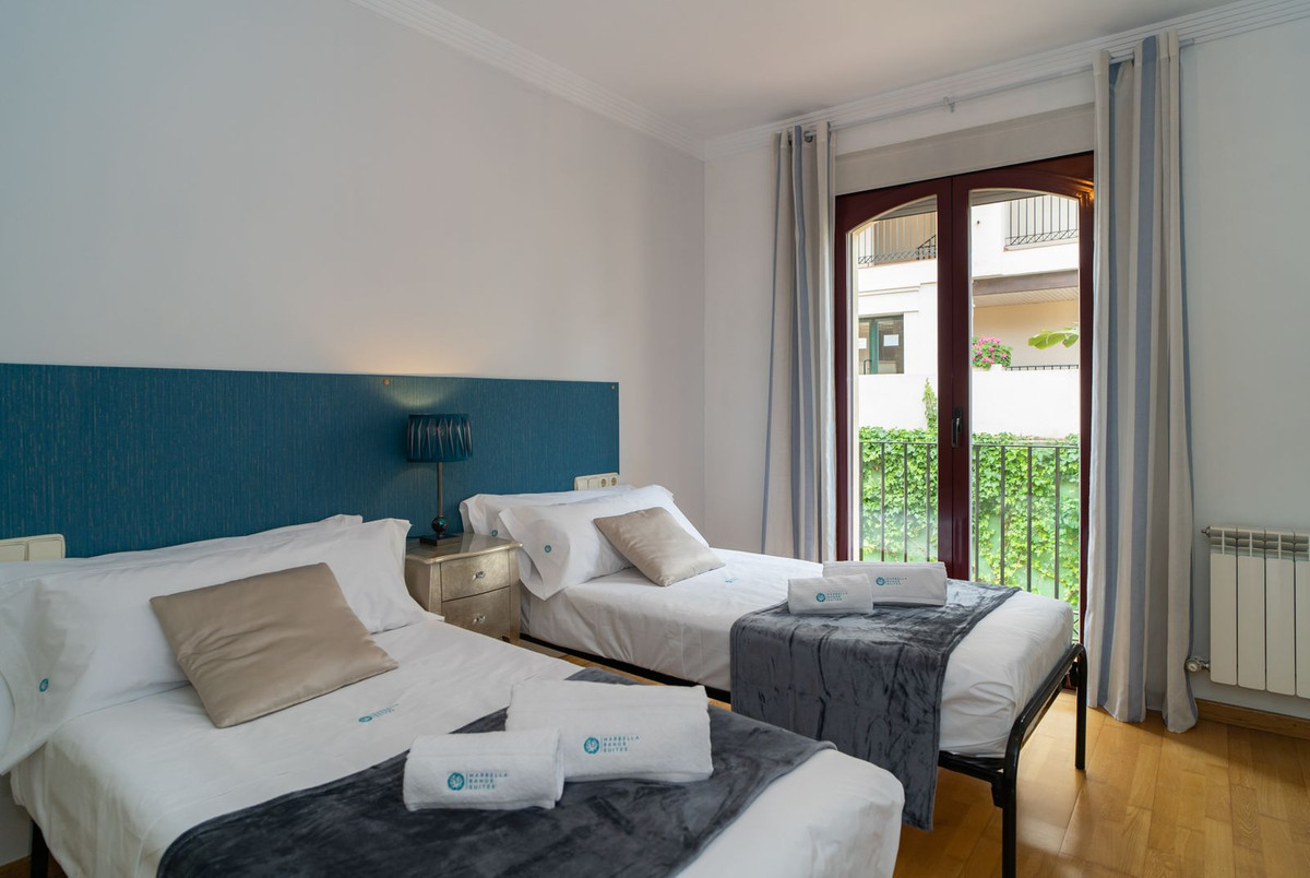 Se vende Pareada de 4 dormitorios en Costa Del Sol, Málaga, España
