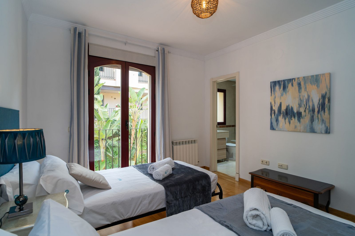 Se vende Pareada de 4 dormitorios en Costa Del Sol, Málaga, España