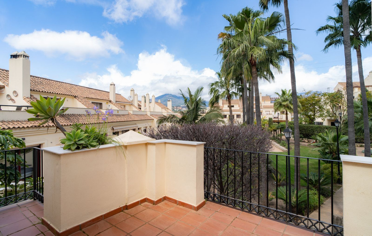 Se vende Pareada de 4 dormitorios en Costa Del Sol, Málaga, España