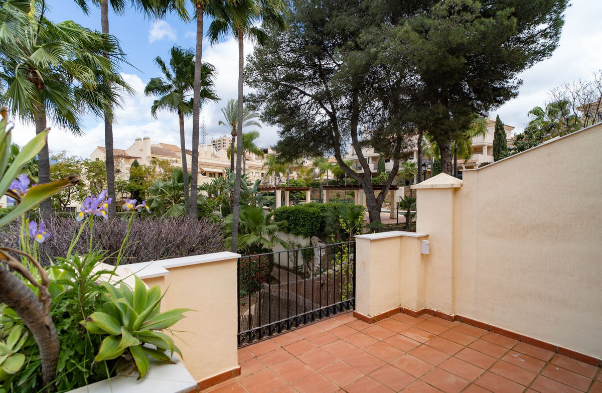 Se vende Pareada de 4 dormitorios en Costa Del Sol, Málaga, España