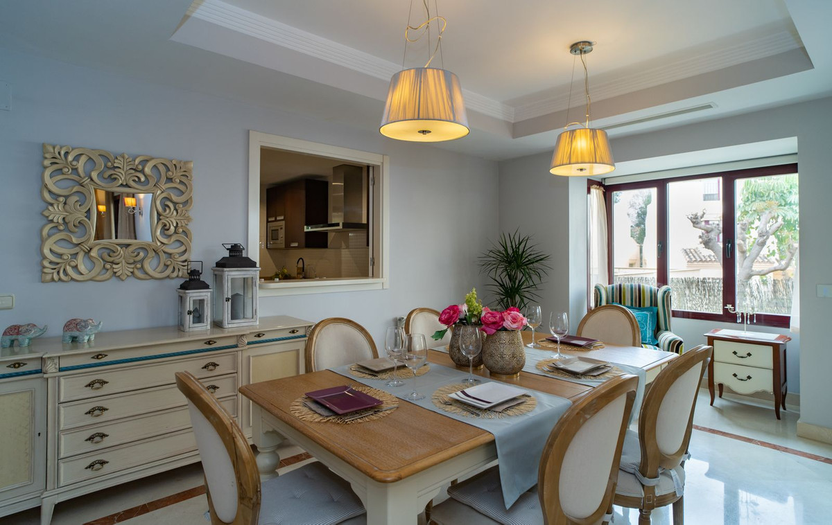 Se vende Pareada de 4 dormitorios en Costa Del Sol, Málaga, España