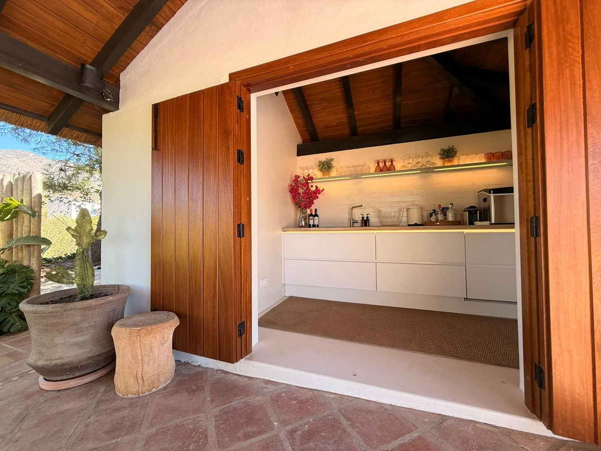 Se vende Villa - Chalet de 4 dormitorios en Costa Del Sol, Málaga, España
