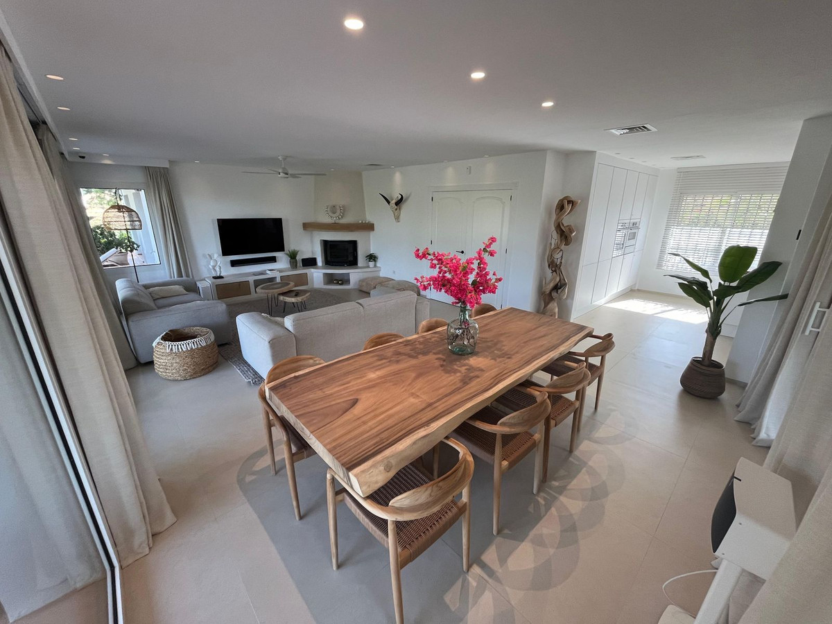 Se vende Villa - Chalet de 4 dormitorios en Costa Del Sol, Málaga, España