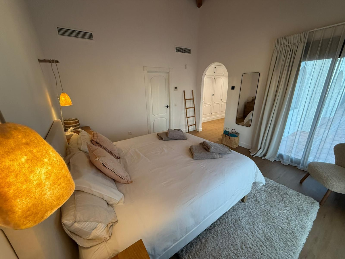 Se vende Villa - Chalet de 4 dormitorios en Costa Del Sol, Málaga, España