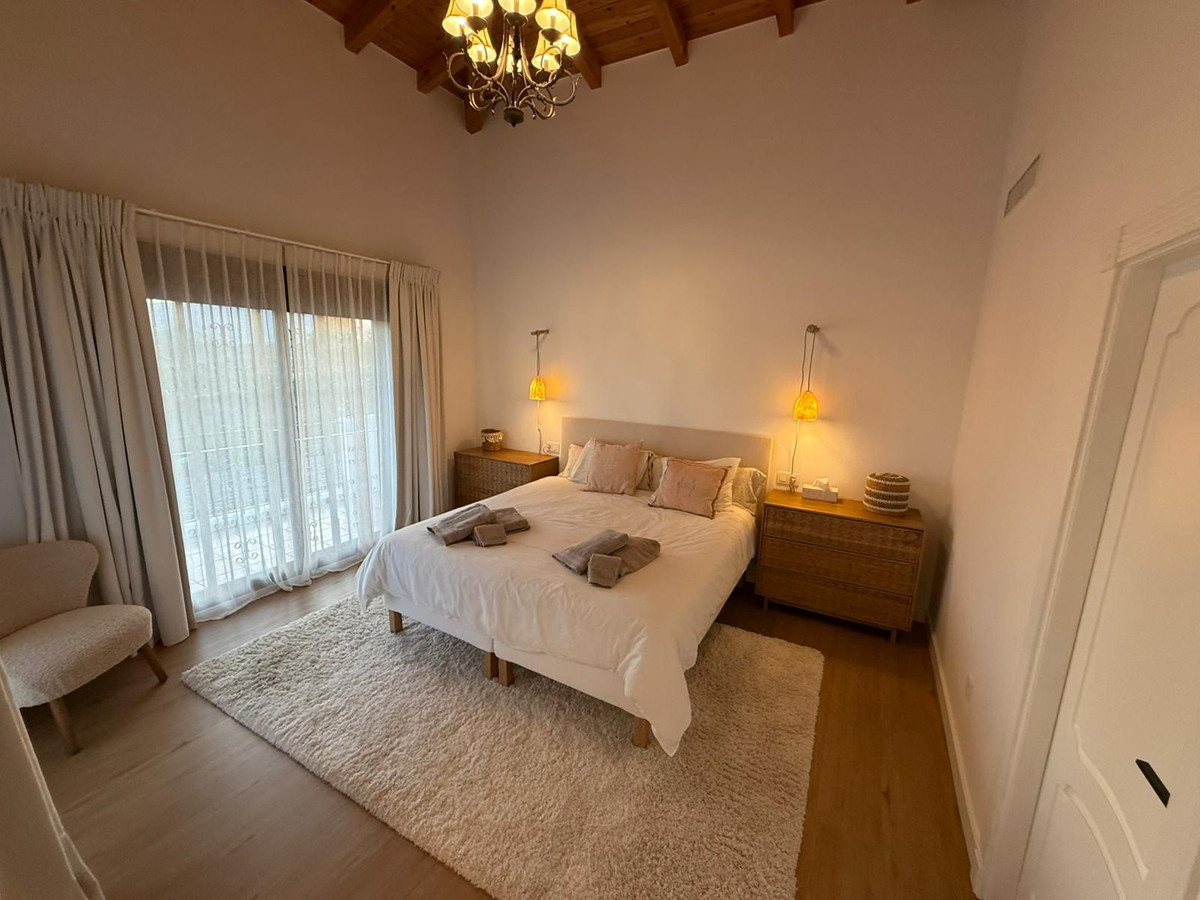 Se vende Villa - Chalet de 4 dormitorios en Costa Del Sol, Málaga, España